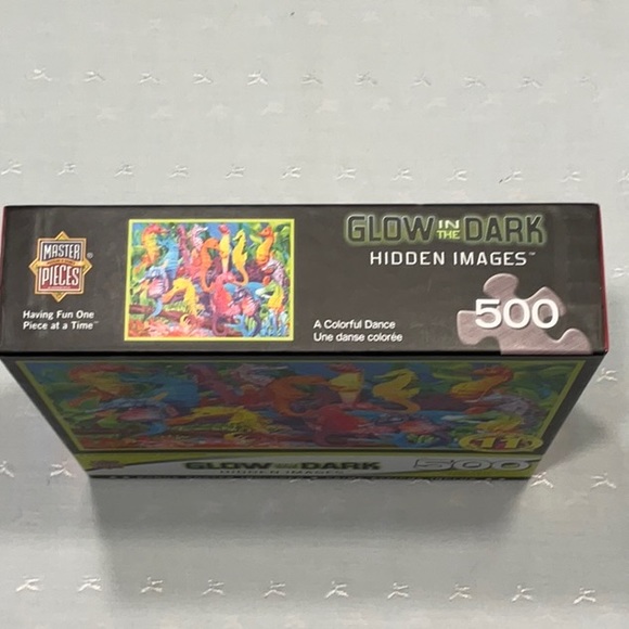 Glow in the Dark 500 Piece Puzzle Seahorses A Colorful Dance Poster Included - Picture 5 of 5
